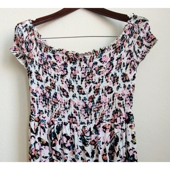 GUESS Floral On/ Off shoulder Maxi Dress Pink M Front Slit Smocked Walk-… - Picture 3 of 14